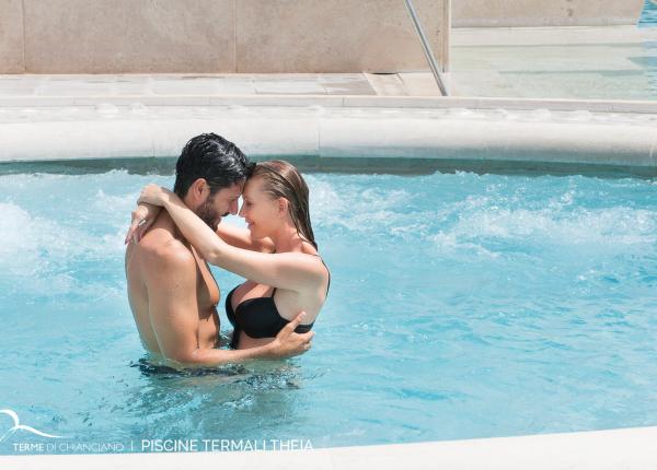 fortunaresort it soggiorno-di-coppia-in-toscana-in-resort-con-piscina 012